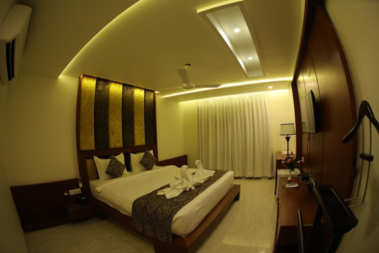 Hotel Roma Kristo Dwarka  Exterior photo